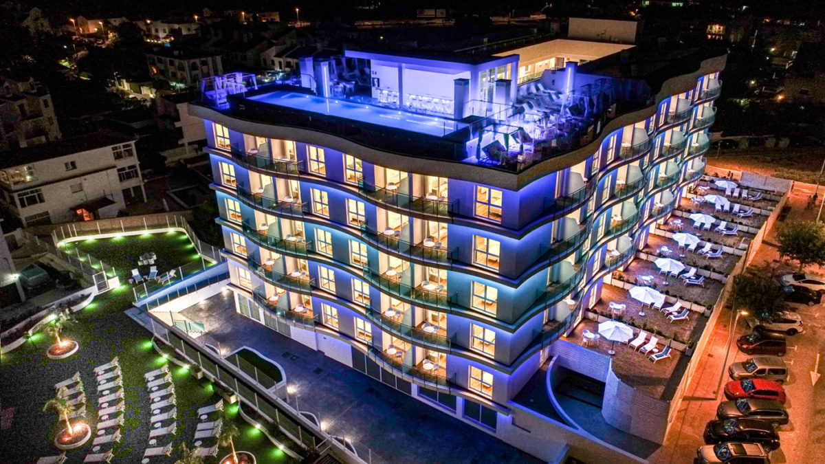 Alcossebre-Sea-Experience-Aparthotel-4-Estrellas-Edificio-Noche