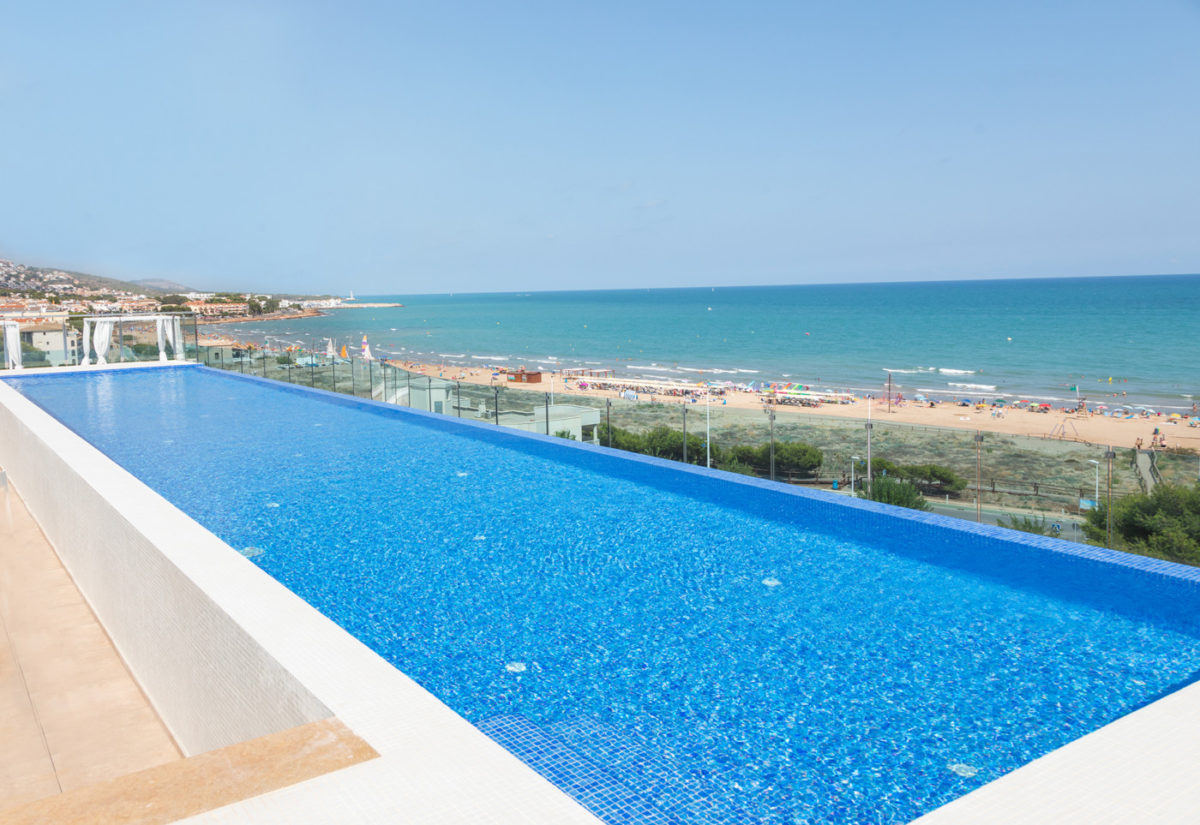 Alcossebre-Sea-Experience-Aparthotel-4-Stars-Skybar-Pool-Beach-2