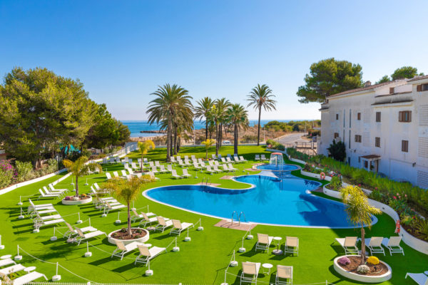 Alcossebre-Sea-Experience-Aparthotel-4-Stars-Pool-Garden